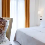 Szálloda De Londres 3*